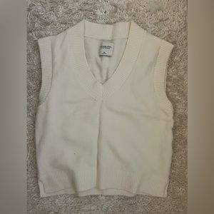 White Abercrombie sweater vest